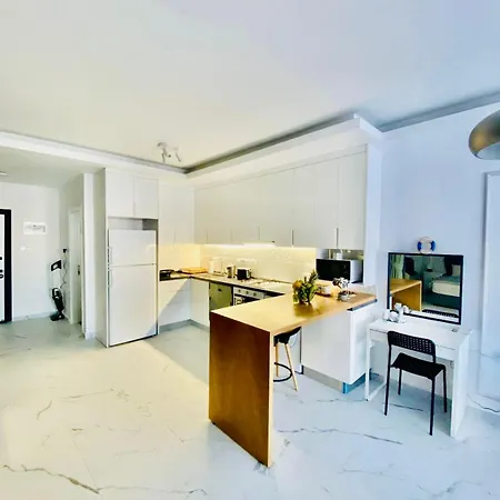 Caesar Marcellus 51 Apartment *
